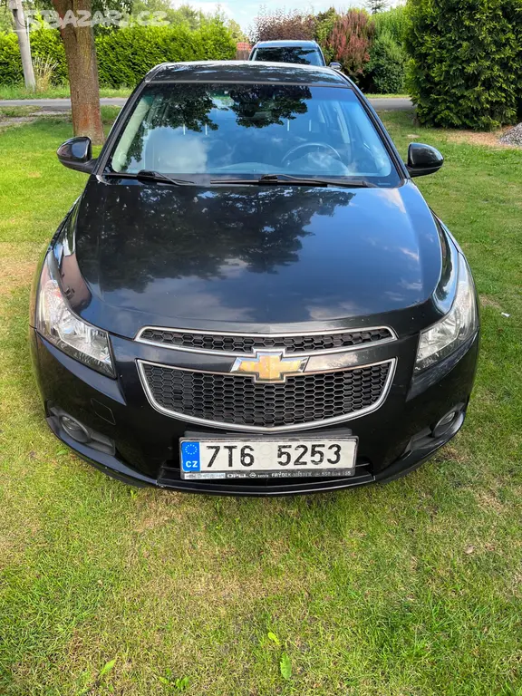 Automobil
